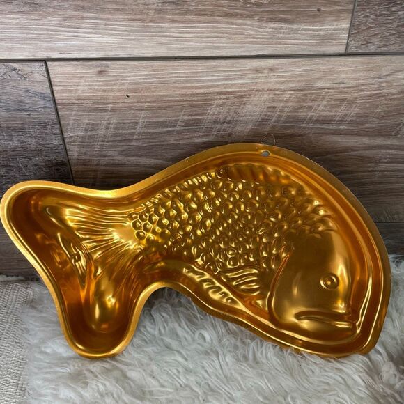 Vintage Copper Like Aluminum Fish Mold Wall Kitchen Décor Jello Gelatin Cake - Picture 5 of 5